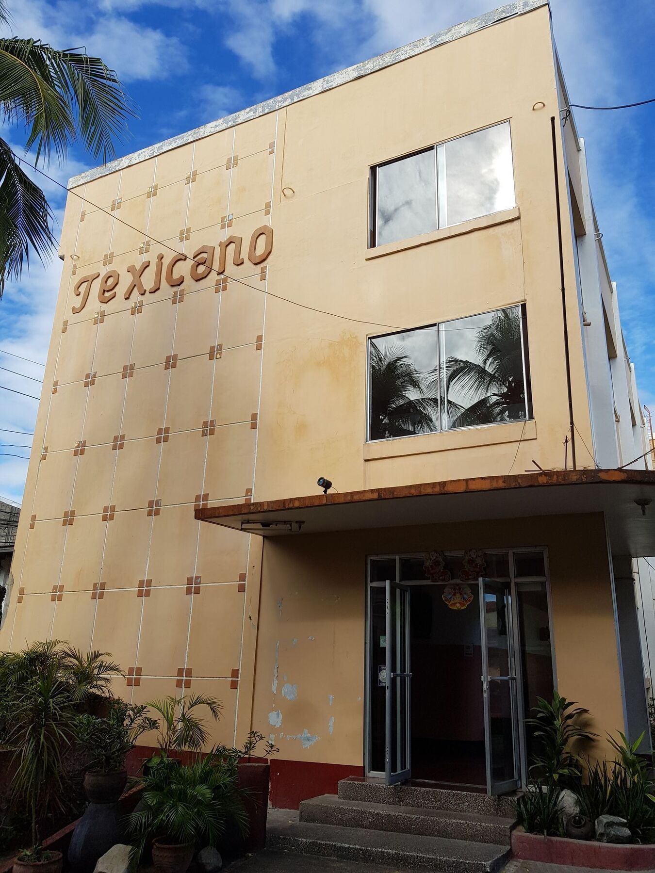 Texicano Hotel Main Laoag Exterior foto