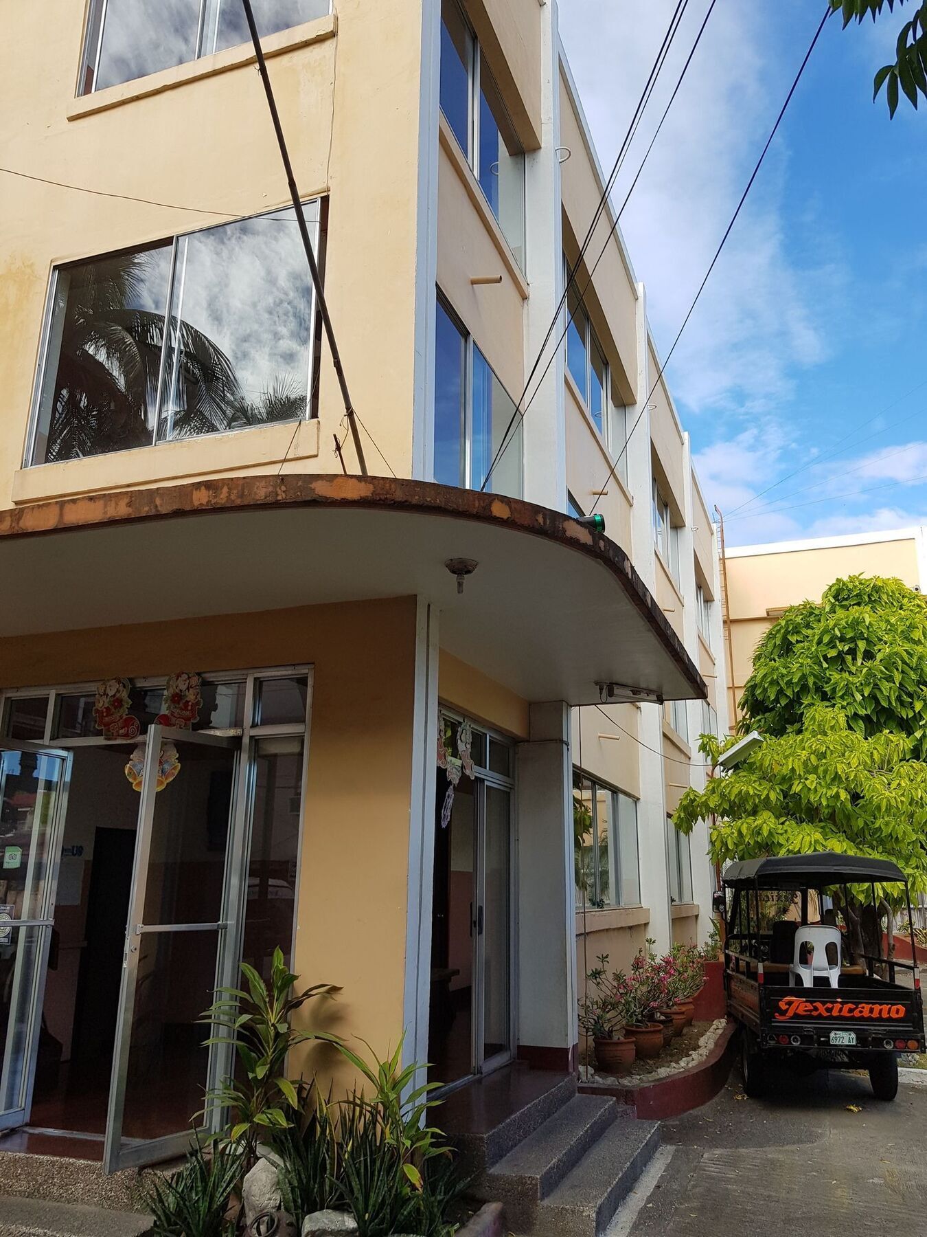 Texicano Hotel Main Laoag Exterior foto